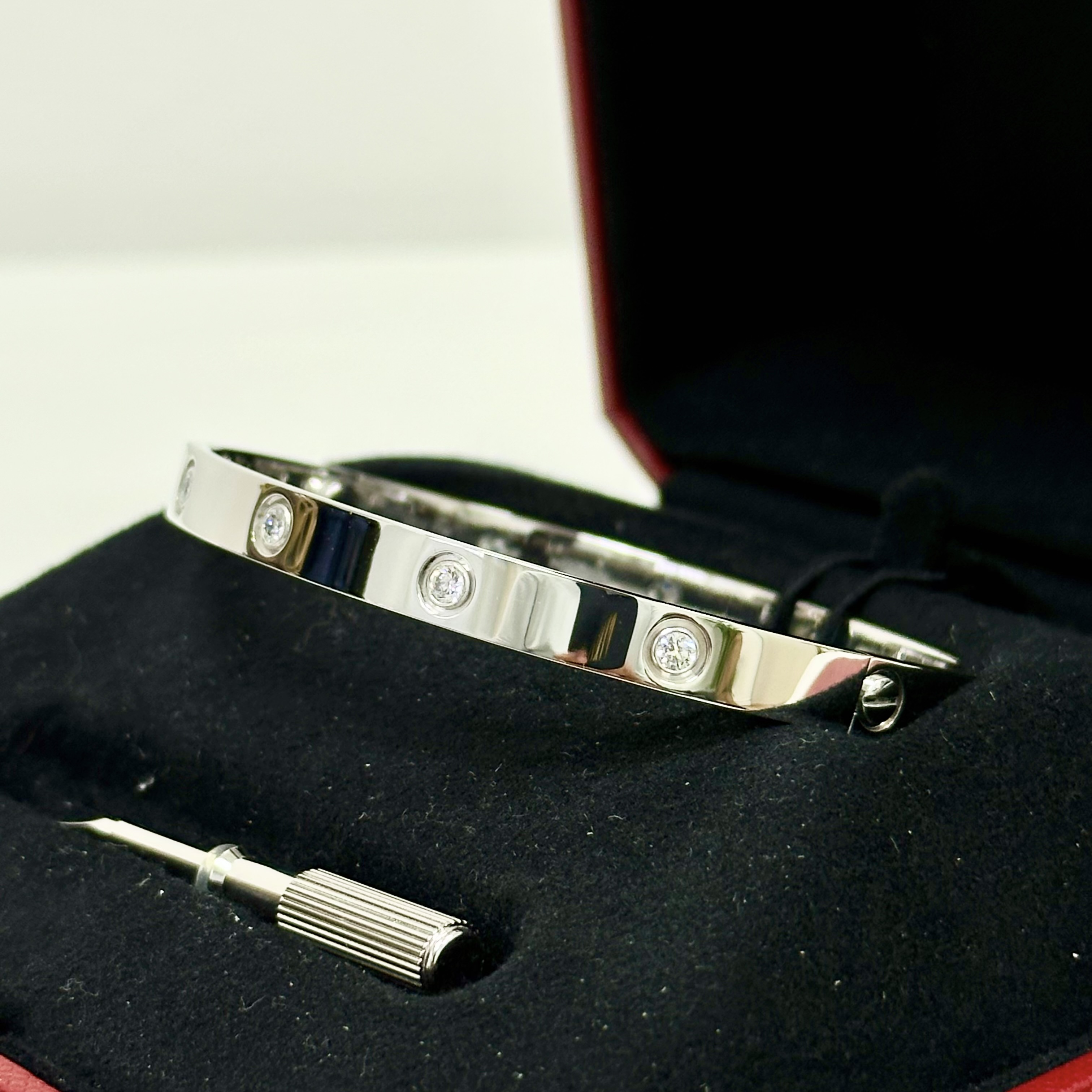 Cartier Love Bracelet 10 Diamond in White Gold 